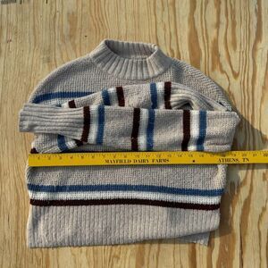 Arizona Women's Cream and Sweatshirt